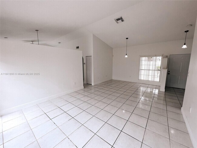 Building Photo - 11341 SW 63rd Terrace