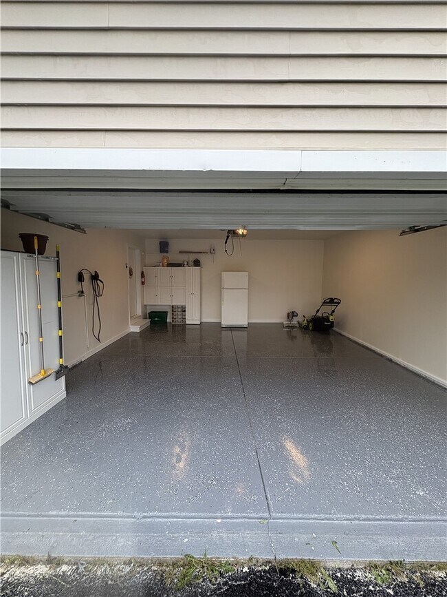 Building Photo - 390 Everwild Ln