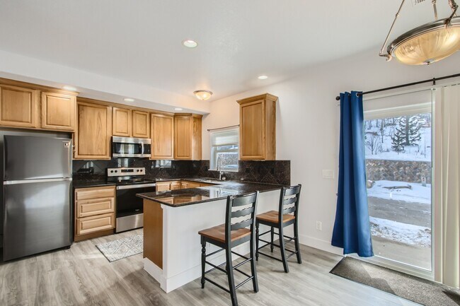 Building Photo - 799 Martin Dr