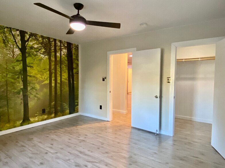 Building Photo - 1043 Sanborn Ave