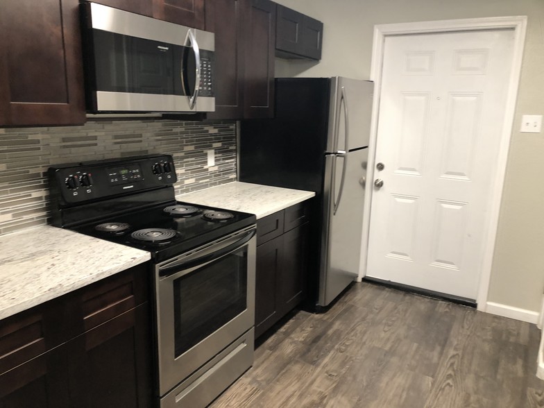 Newly Remodeled 2 bedroom - StoneBrook Apartments