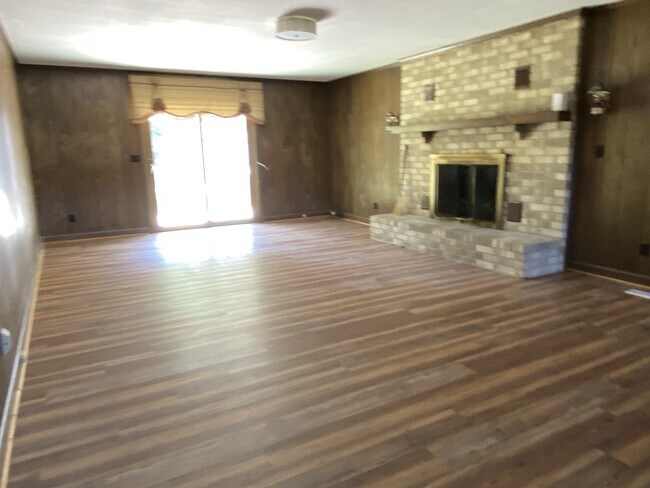 Building Photo - 5340 Cherokee Valley Rd