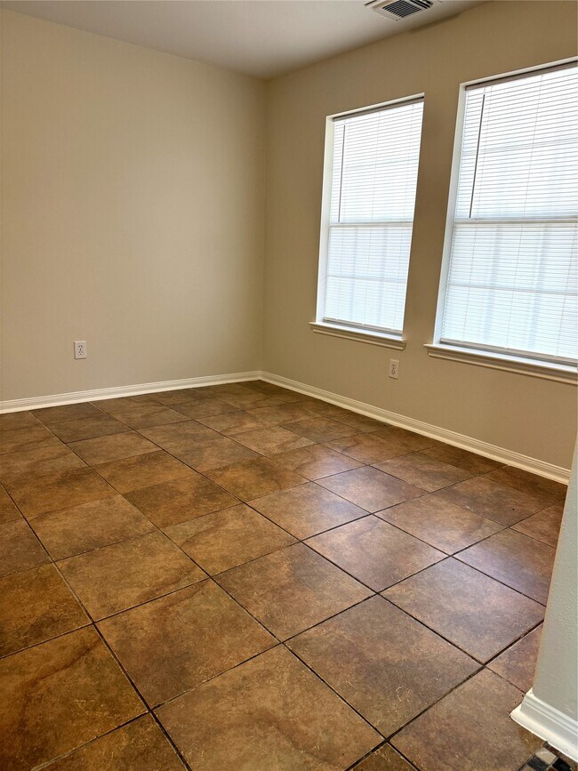 Building Photo - 6023 Barany Ct