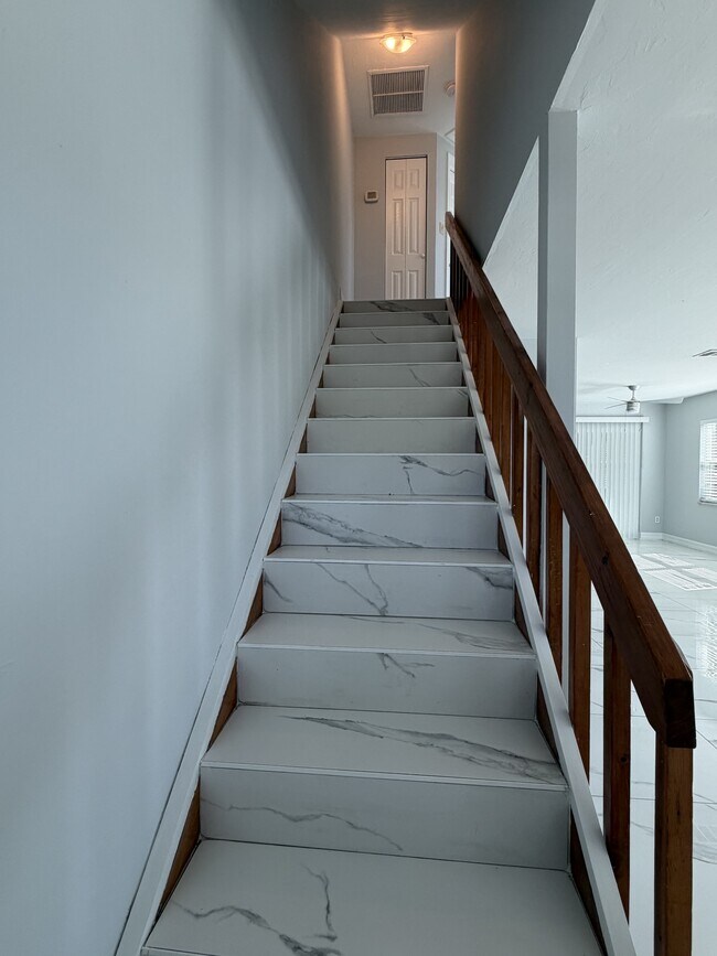 Building Photo - 10280 Carolina St