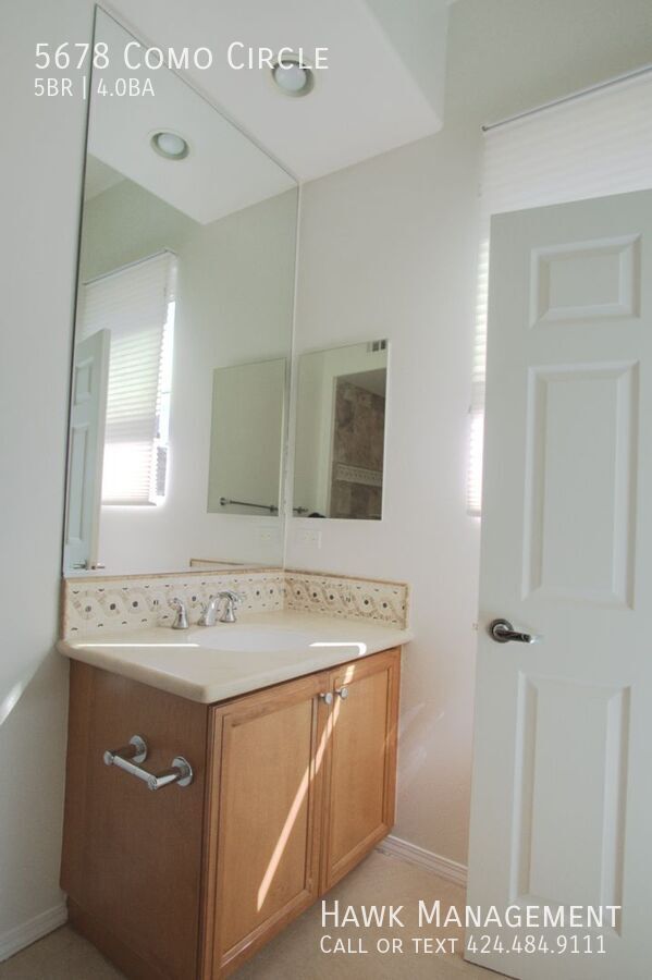 Building Photo - 5678 Como Cir