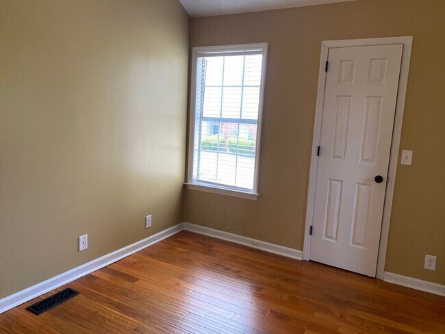 Building Photo - Cherry Hill condo off Bonita Pkwy!