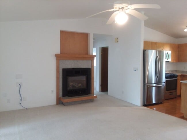 Building Photo - 64-5312 Iokua Place