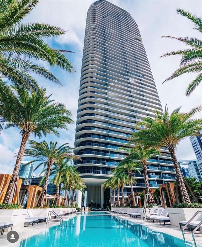 Building Photo - 801 S Miami Ave
