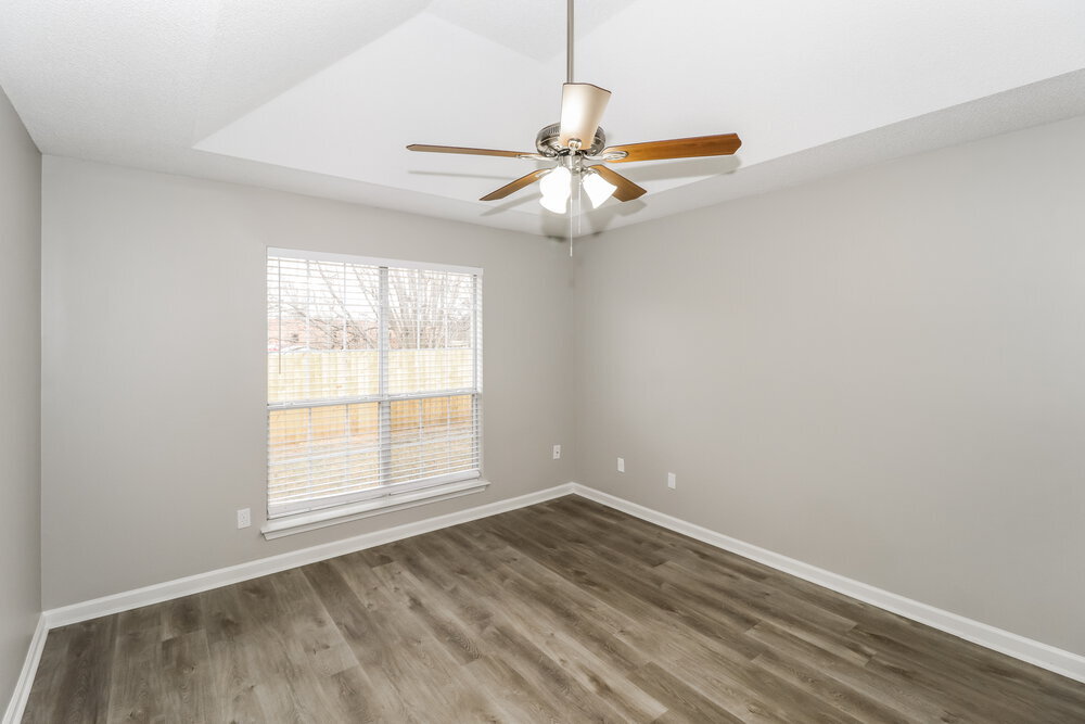 Building Photo - 7086 Lagrange Hill Dr