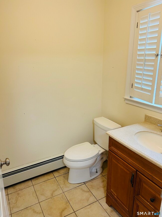 Building Photo - 82 Sunrise Ave