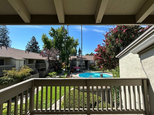 Building Photo - Bright & Updated 1BR Condo in Prime Walnut Creek Location – Vaulted Ceilings & Pool Access!