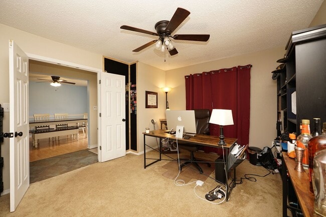 Building Photo - Lovely Cul-De-Sac Home in South Crestview