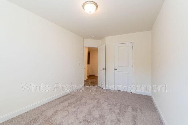 Building Photo - 1556 Cedar Tree Dr