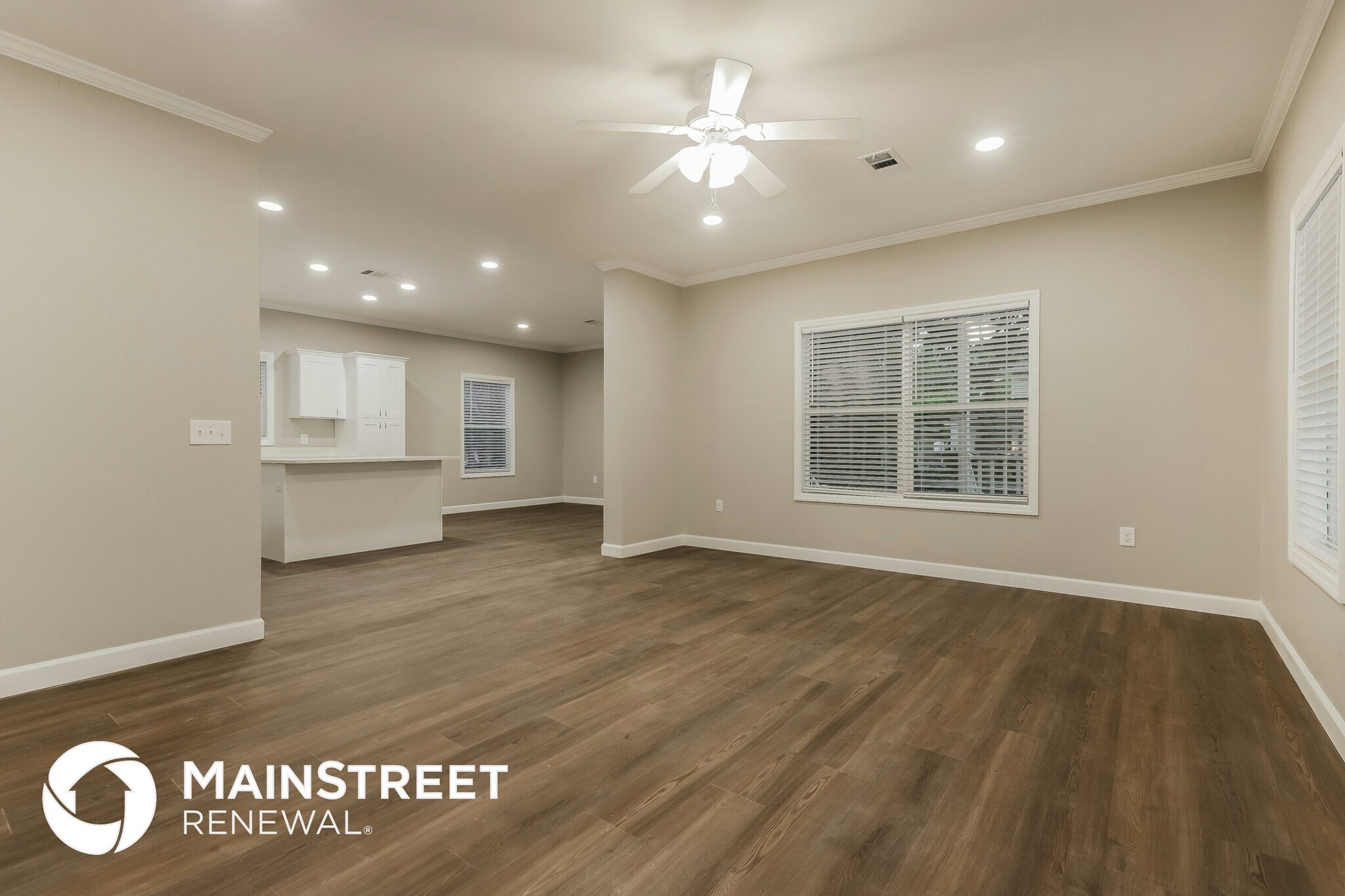 Building Photo - 920 15th Ave S