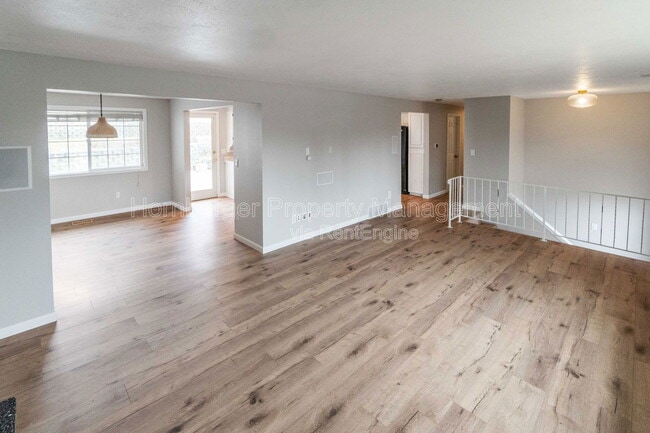 Building Photo - 6604 N Greenwood Blvd