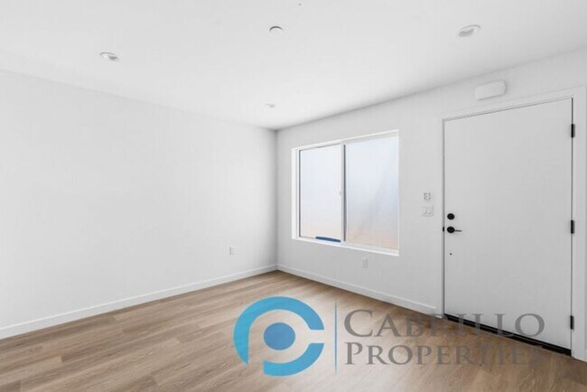 Building Photo - 6640 Valjean Ct