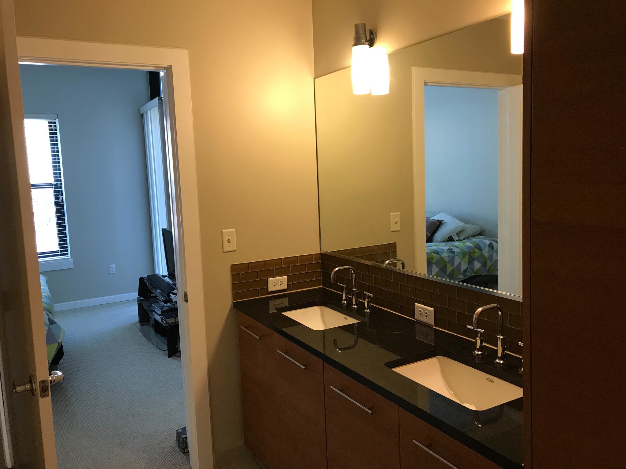 Master Bathroom - 400 4th Ave S