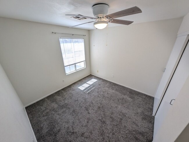 Building Photo - 4622 English Lavender Ave