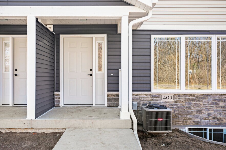 Building Photo - 5713 Eternity Dr