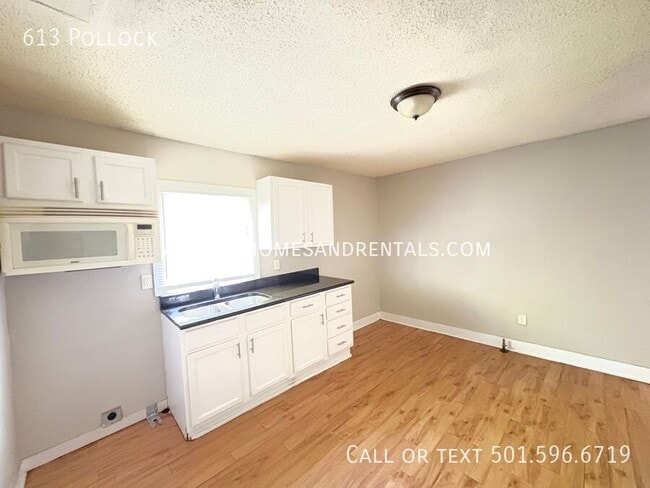 Building Photo - 613 Pollock-