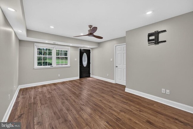 Building Photo - 6443 Walters Woods Dr