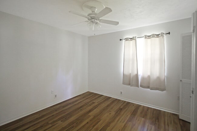 Building Photo - 54 Willowbrook Ln