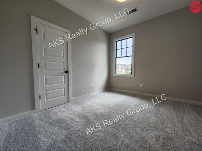 Building Photo - 1101 Windsor Sq