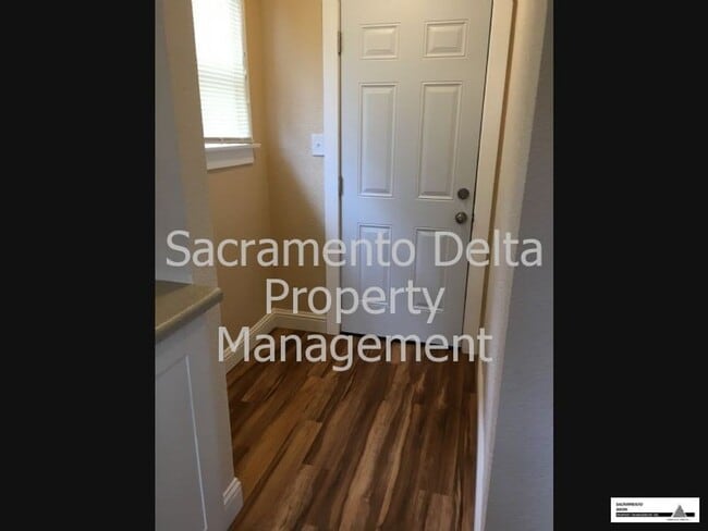 Building Photo - Cute and Cozy 1bed/1bath Cottage in Colonial Heights