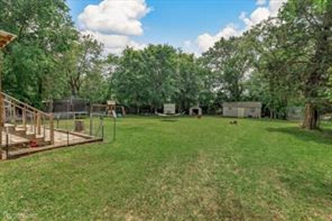 Building Photo - West Shreveport!