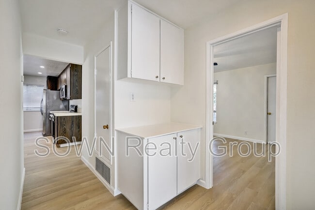 Building Photo - 36845 Reynolds Dr
