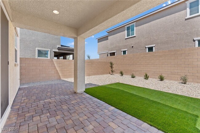 Building Photo - 966 Ferodale Ave