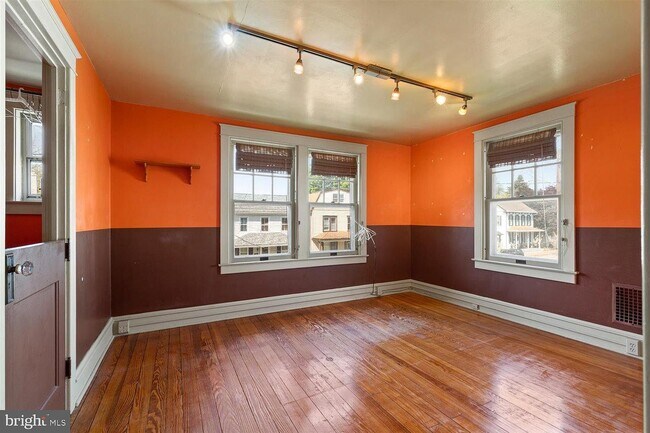 Building Photo - 151 S Grant St