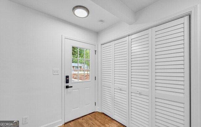 Building Photo - 5506 Alder Dr