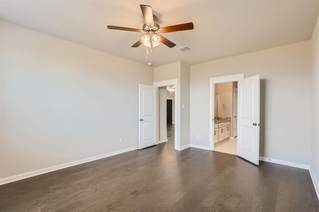 Building Photo - 2412 Lakey Cv