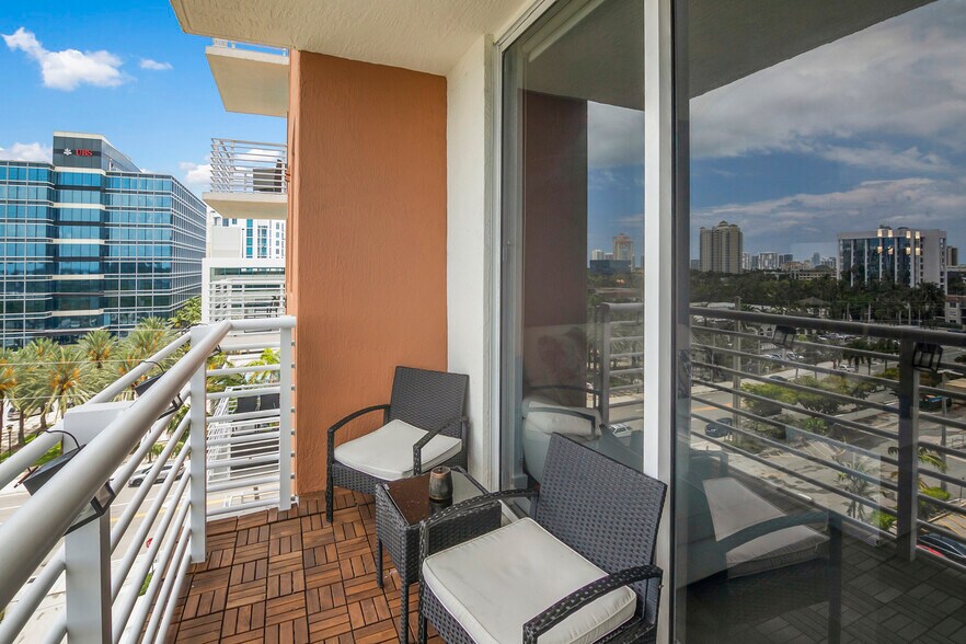 Balcony - 18800 NE 29th Ave