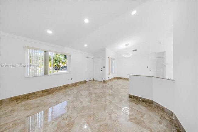 Building Photo - 6240 Gauntlet Hall Ln