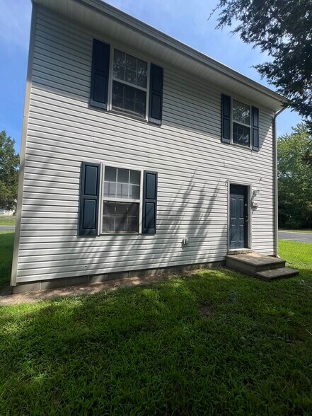 Building Photo - 131 Onley Rd