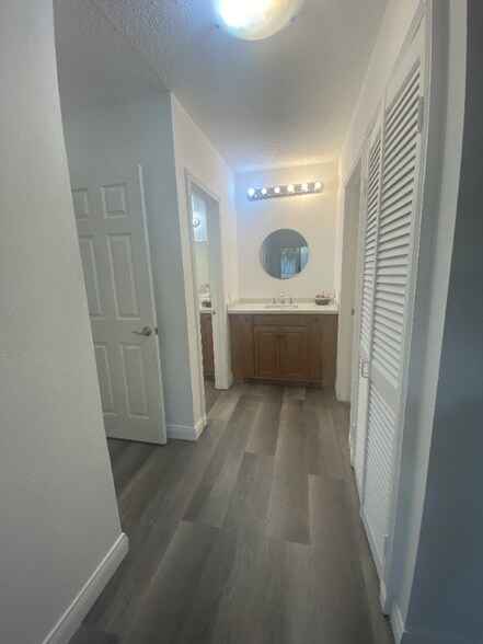 Building Photo - 2920 Briarwood Rd