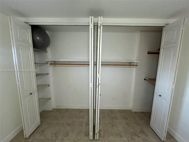 Building Photo - 3575 Brokenwoods Dr