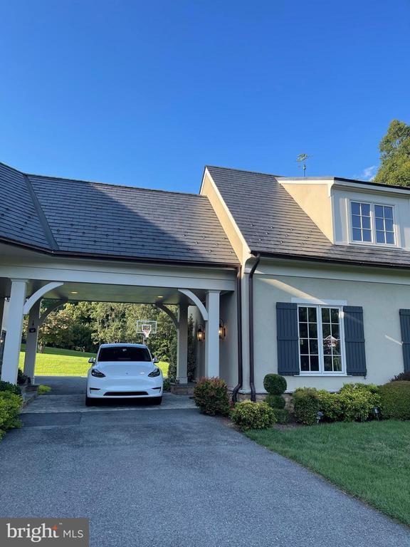 Building Photo - 10601 Red Barn Ln