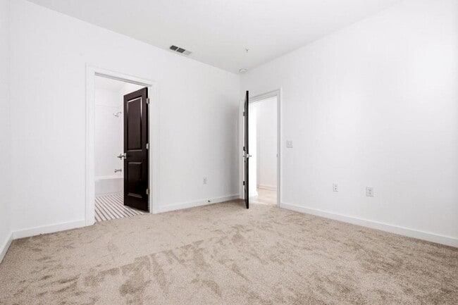 Building Photo - 395 Pratt Dr SE