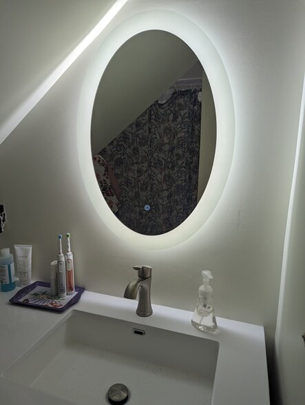 Building Photo - 163 Franklin St