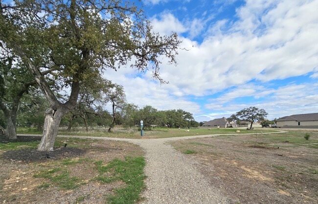 Building Photo - 588 Vale Ct