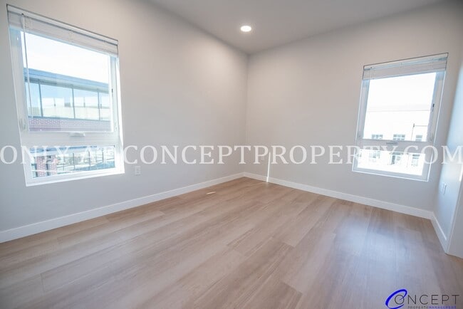 Building Photo - Embrace fresh, modern mountain living in this spacious 2-bedroom, 2-bath apartment at Studio Cros...