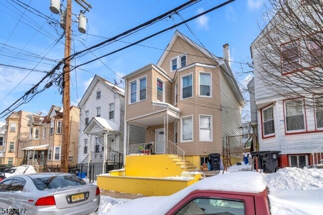 Building Photo - 15 Highland Ave