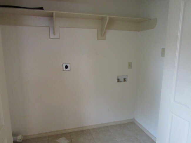 Building Photo - 1720 Juarez Ave