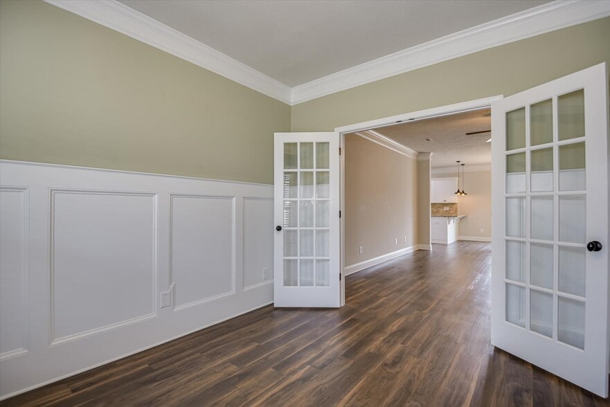 Building Photo - 1030 Swan Ct