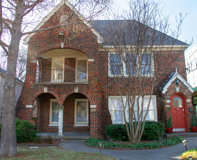 Over/Under Duplex in the Heart of East Dallas - 5968 Ross Ave