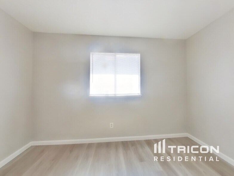 Building Photo - 515 Tisdell Dr
