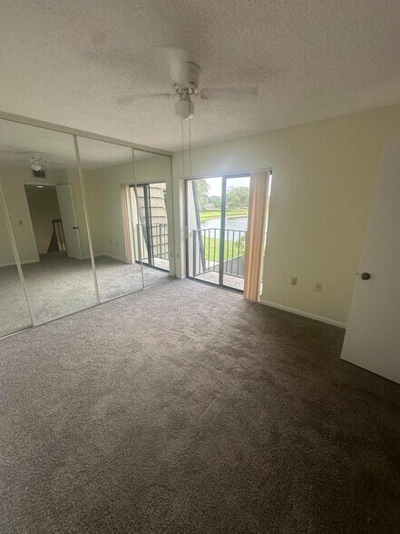 Building Photo - 1014 10th Way